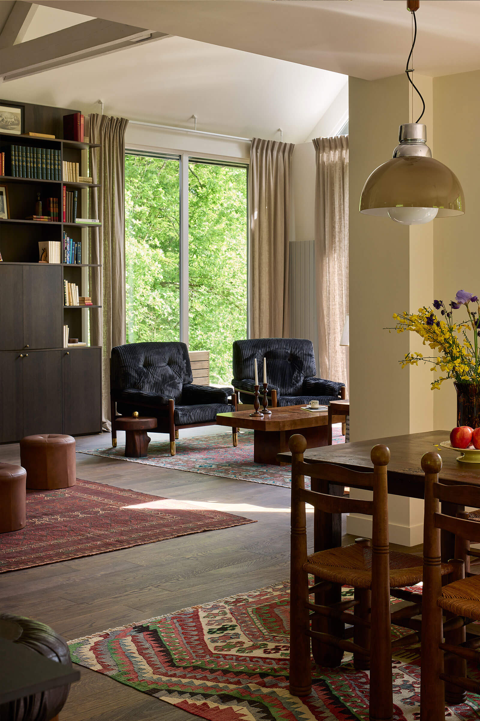 salon double hauteur décoration contemporaine Le Vaudoué Velvet House salon double hauteur décoration contemporaine Le Vaudoué Velvet House