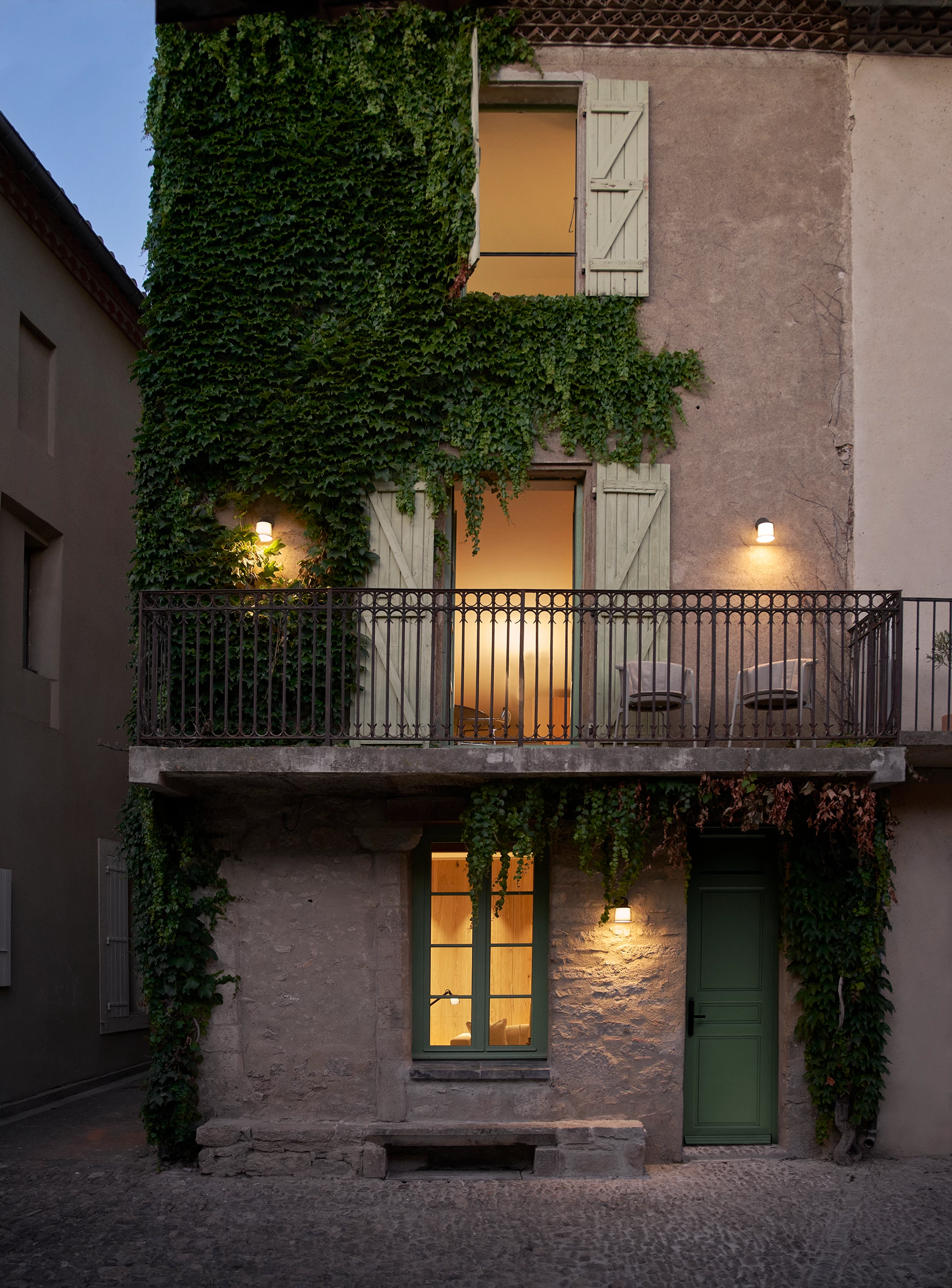 maison de village en pierres rénovée par Vipp à Lagrasse maison de village en pierres rénovée par Vipp à Lagrasse