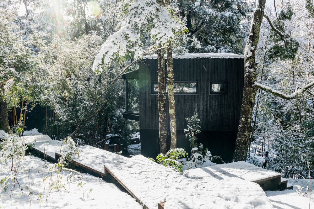 petite maison en bois noir Patagonie