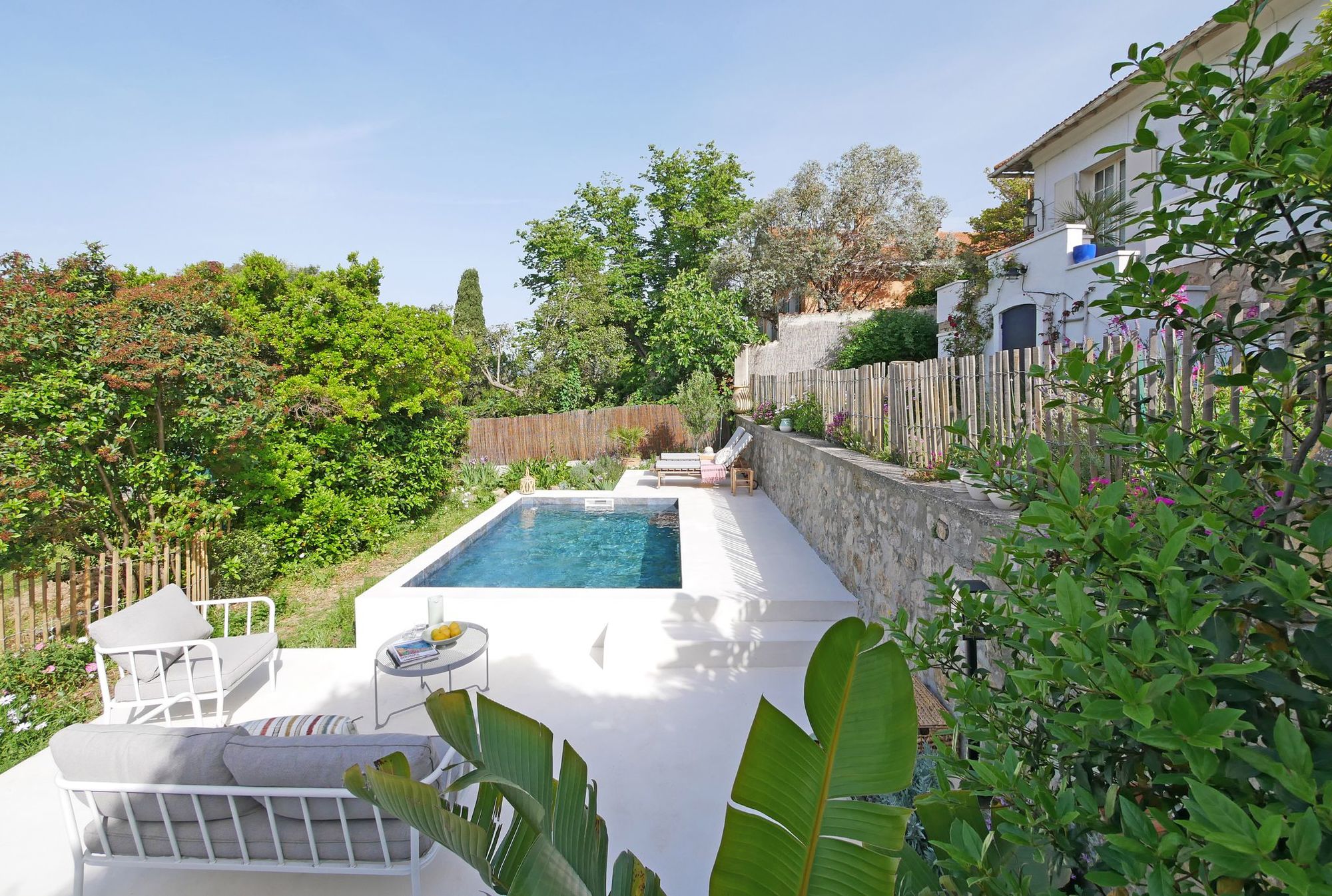 jardin méditerranéen avec une piscine jardin méditerranéen avec une piscine
