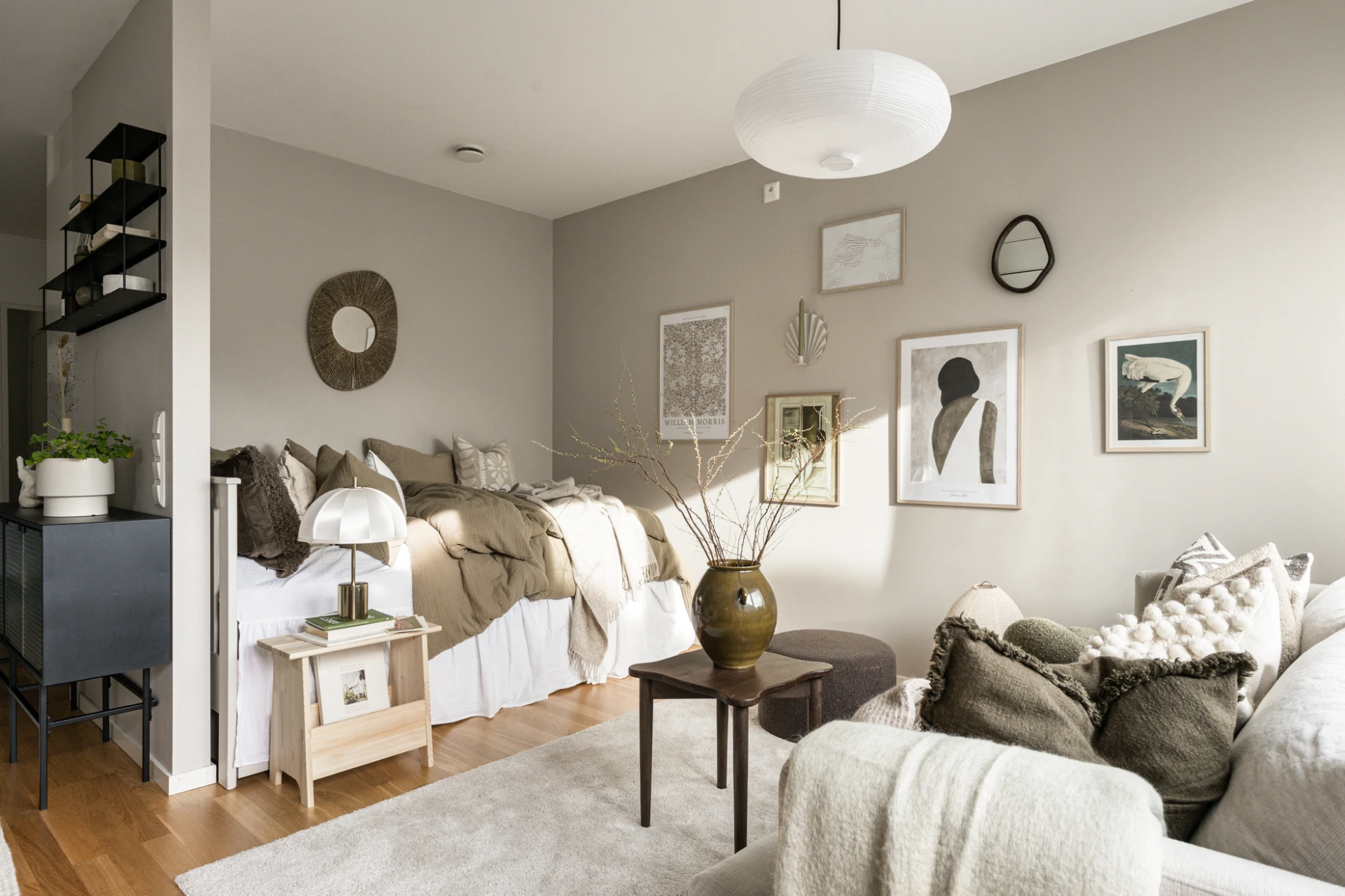 studio 30m2 avec alcôve pour le lit décoration contemporaine beige