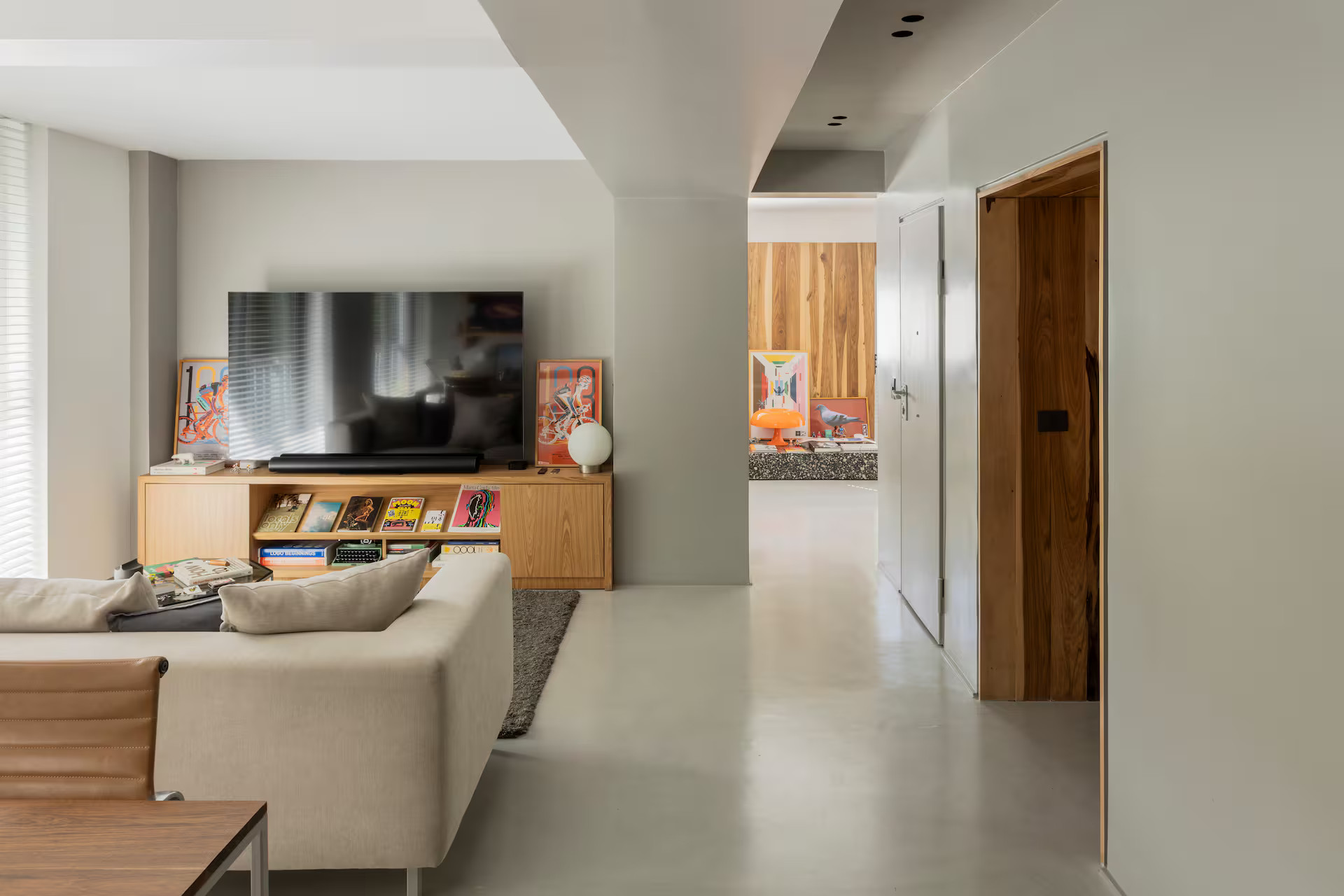 salon avec télévison décoration contemporaine