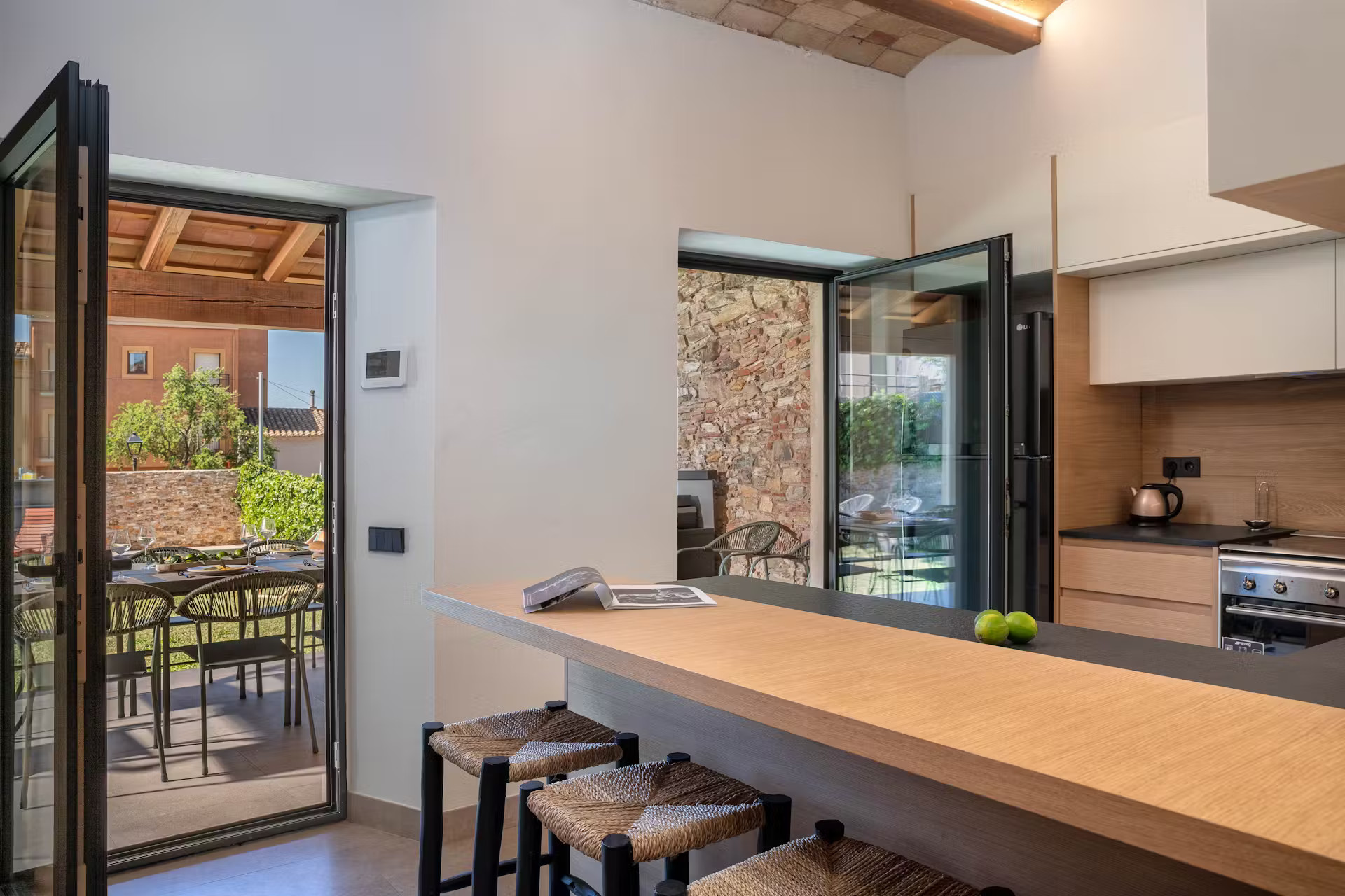 cuisine maison de ville rénovée avec petit piscine moins de 10m2 Casa Alegria cuisine maison de ville rénovée avec petit piscine moins de 10m2 Casa Alegria