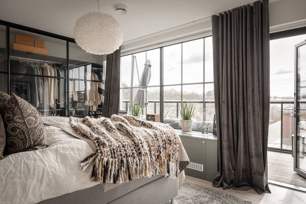 chambre avec dressing derrière verrière décoration design tons neutres deux-pièces 61m2 chambre avec dressing derrière verrière décoration design tons neutres deux-pièces 61m2