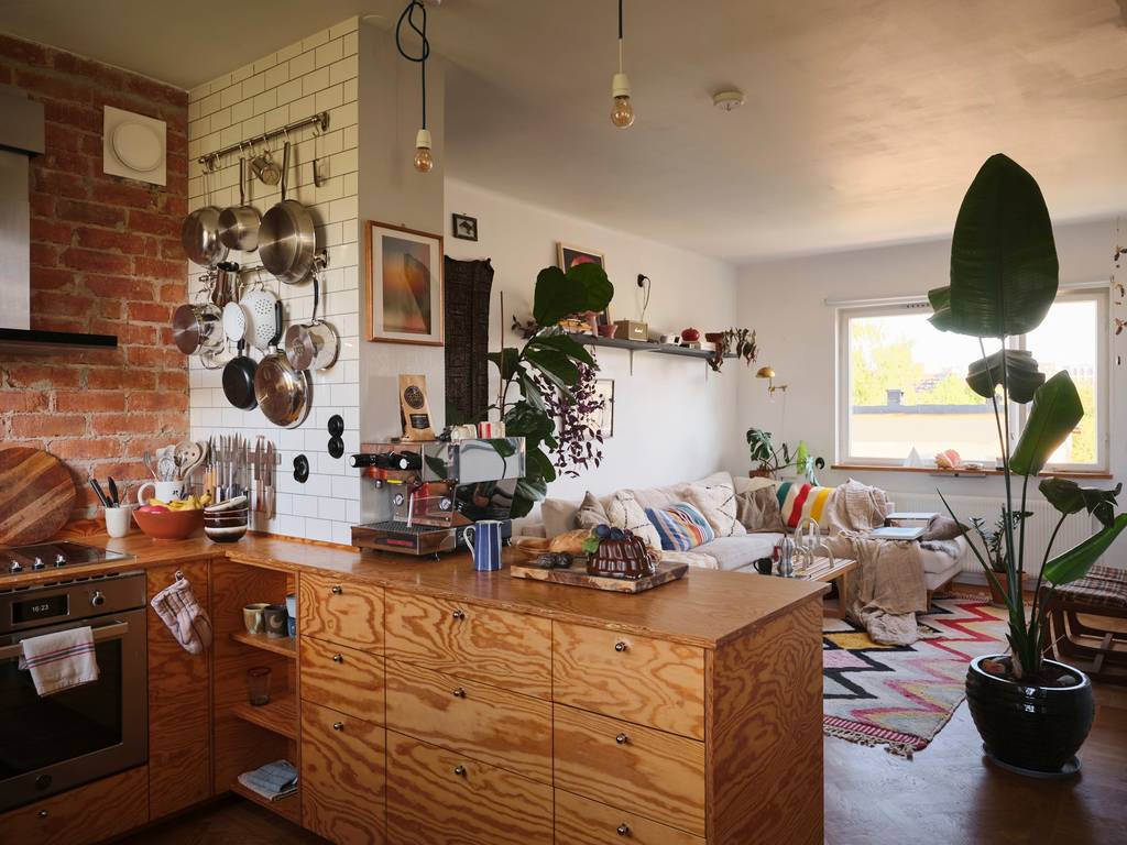 cuisine en contreplaqué ouverte avec mur de briques décoration vintage cuisine en contreplaqué ouverte avec mur de briques décoration vintage