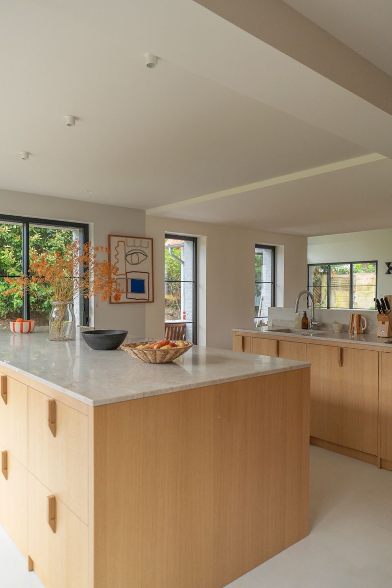 cuisine bois clair moderne décoration contemporaine maison rénovée ancien corps de ferme cuisine bois clair moderne décoration contemporaine maison rénovée ancien corps de ferme