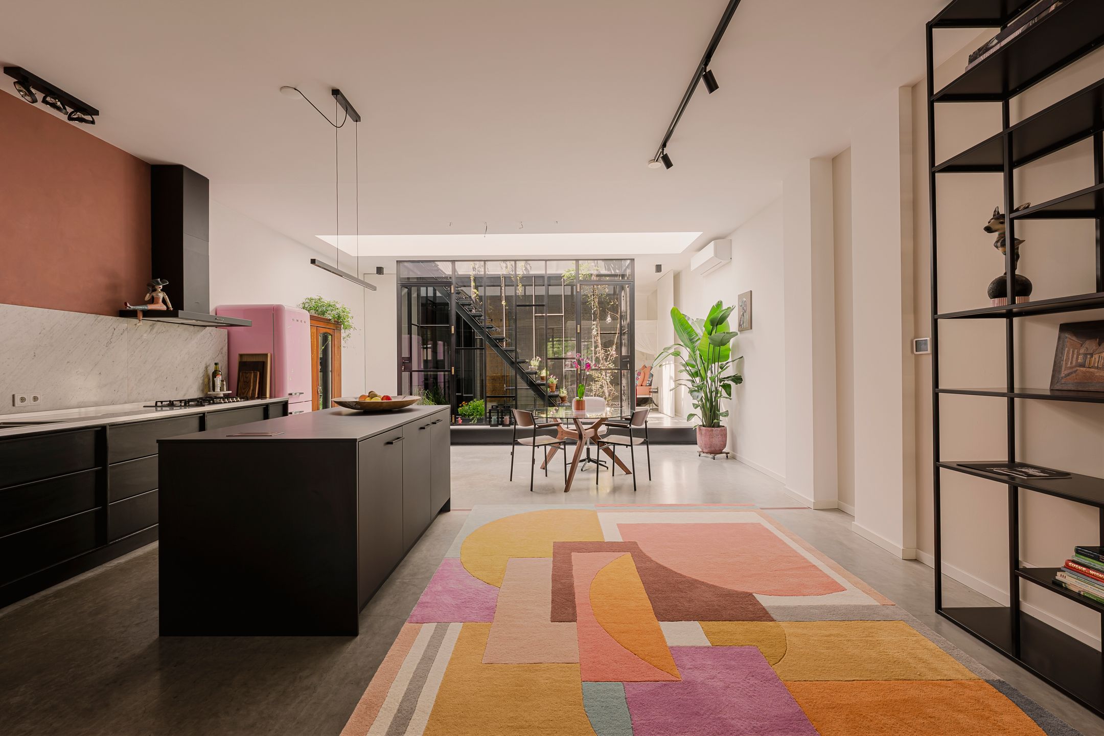Un loft de 110 m2 avec une terrasse sur le toit à Amsterdam