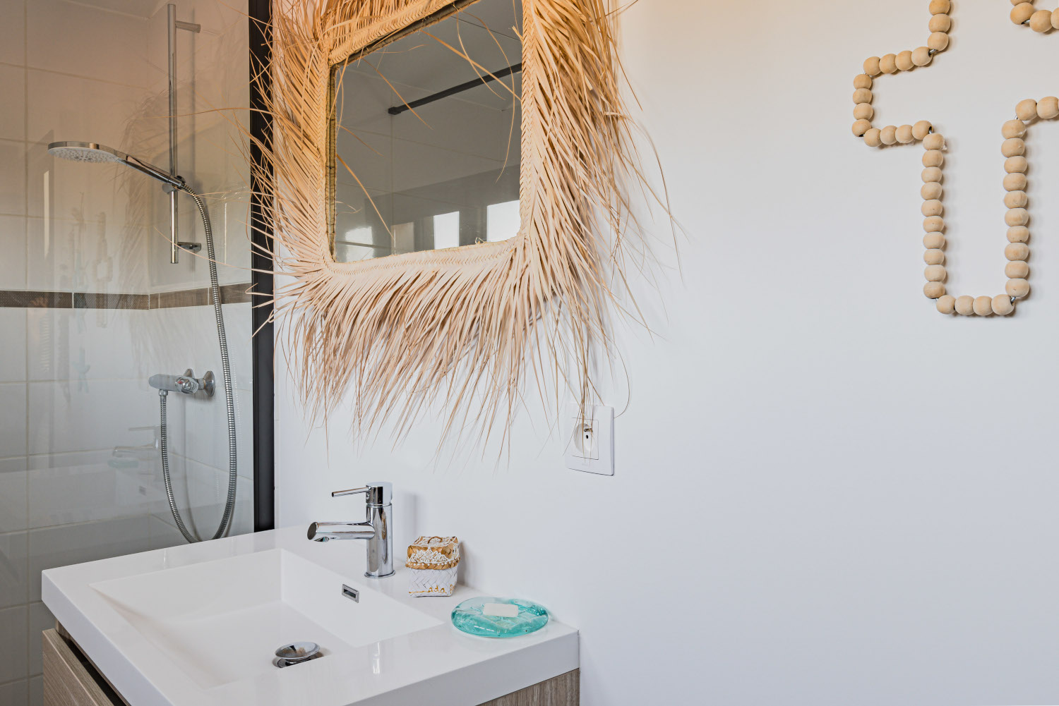 salle de bain décoration ethnique chic Photo : © Jean Philippe Bellon