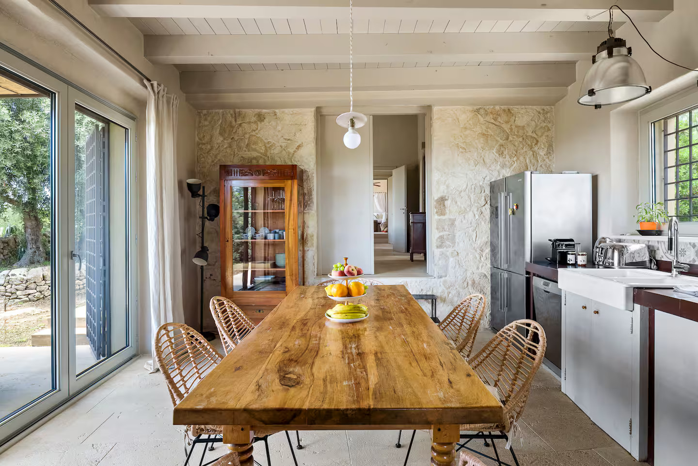 cuisine murs pierres Le Casuzze Sicile cuisine murs pierres Le Casuzze Sicile