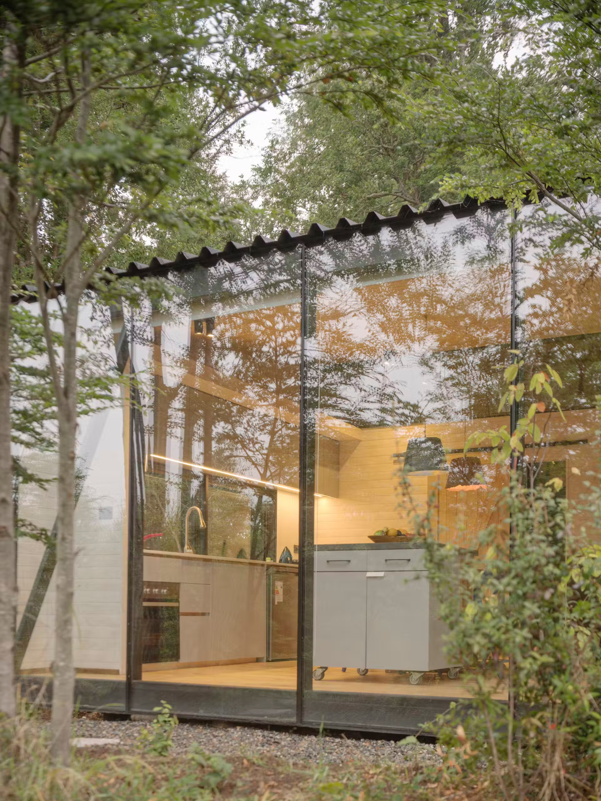 petite maison vitrée de 56m2 petite maison vitrée de 56m2