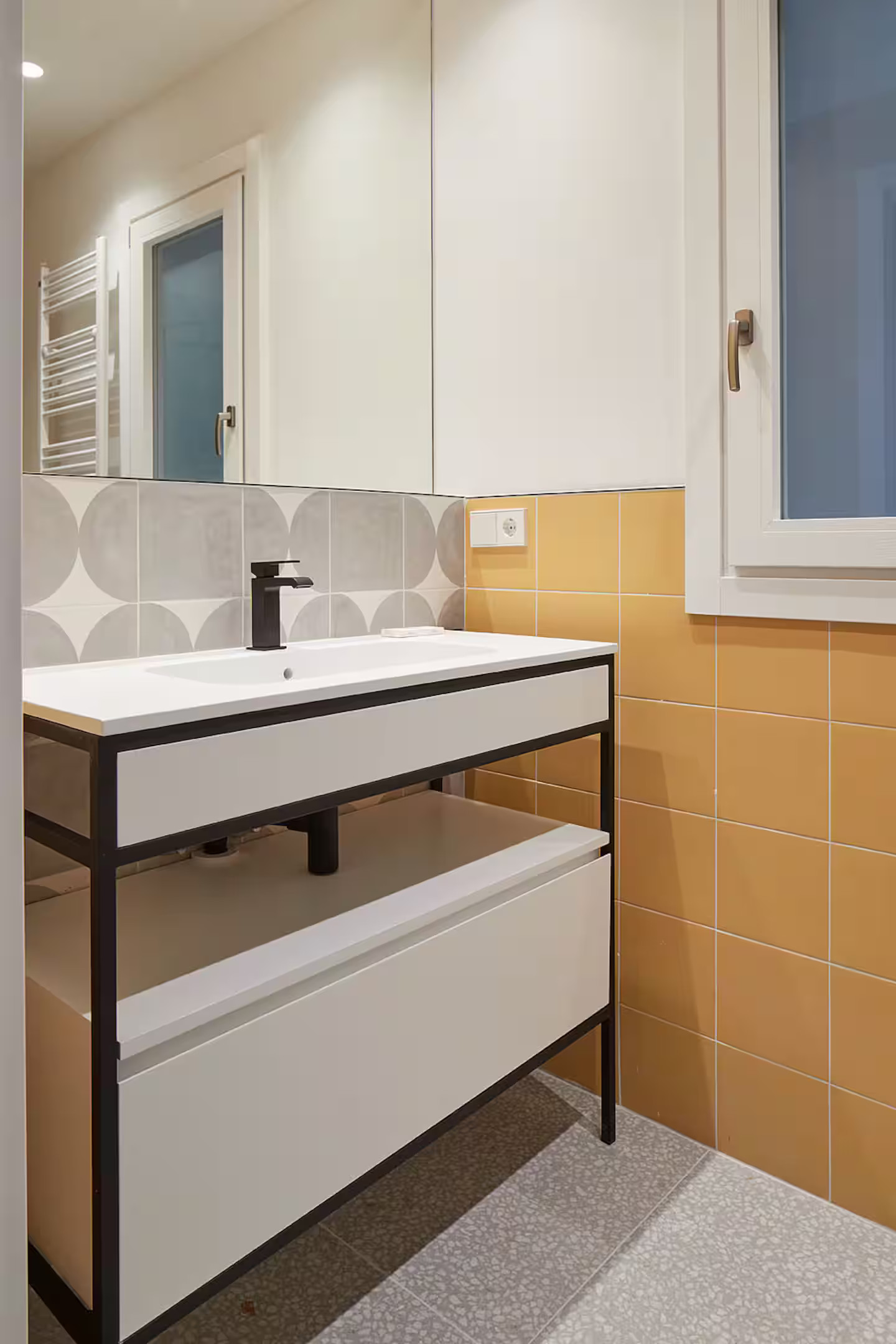 salle de bain jaune et grise salle de bain jaune et grise