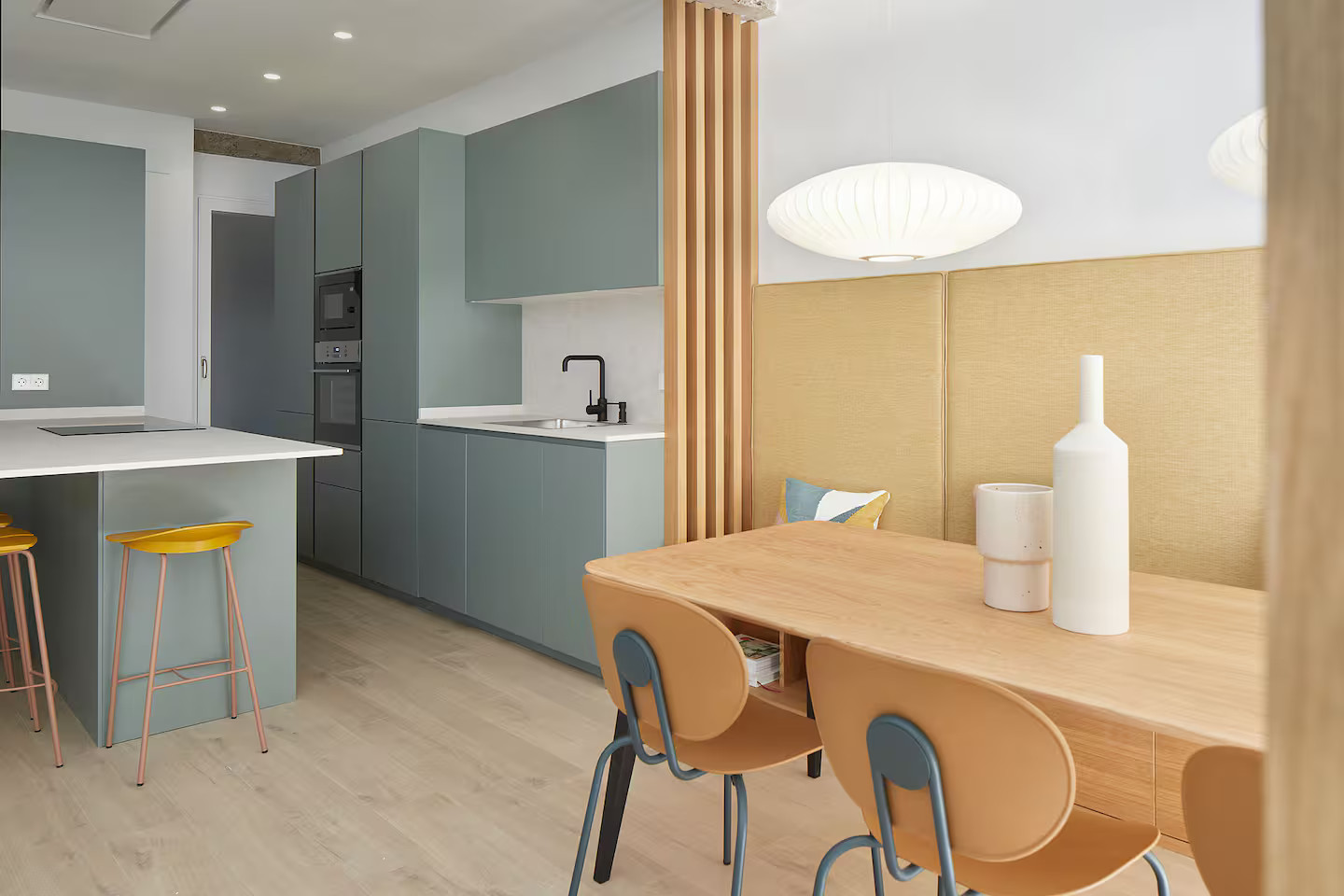 cuisine ouverte et salle à manger appartement à l cuisine ouverte et salle à manger appartement à l'esprit surf décoration design