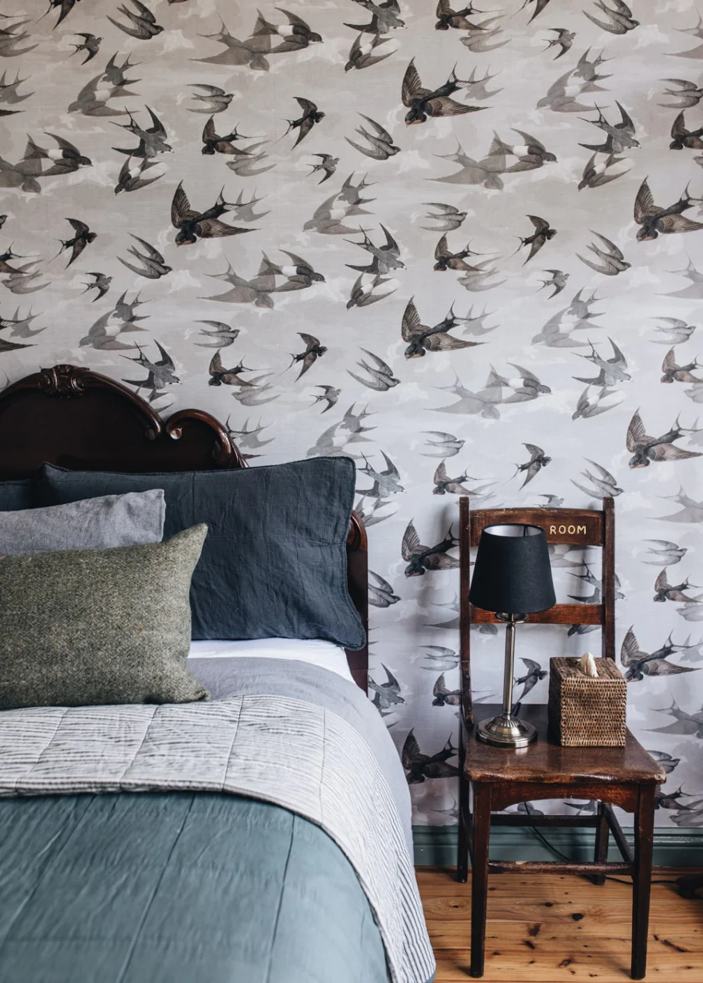 chambre grise papier-peint décoration classique chic chambre grise papier-peint décoration classique chic