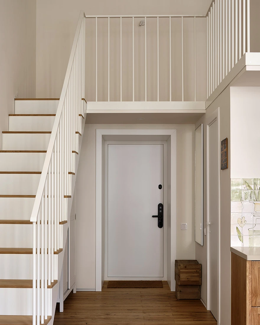 entrée avec escalier appartement en duplex entrée avec escalier appartement en duplex