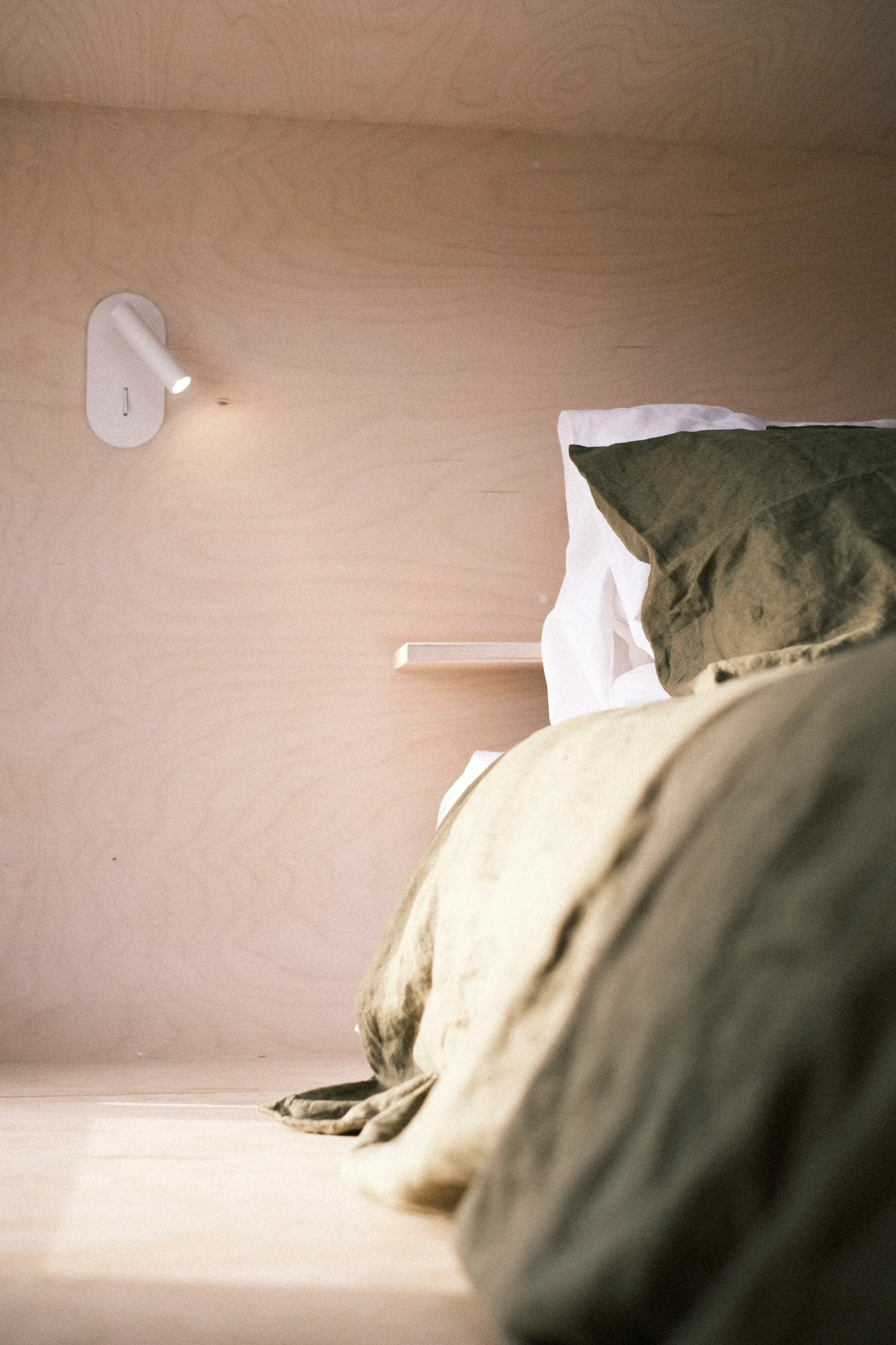 chambre murs bois Base Cabin chambre murs bois Base Cabin