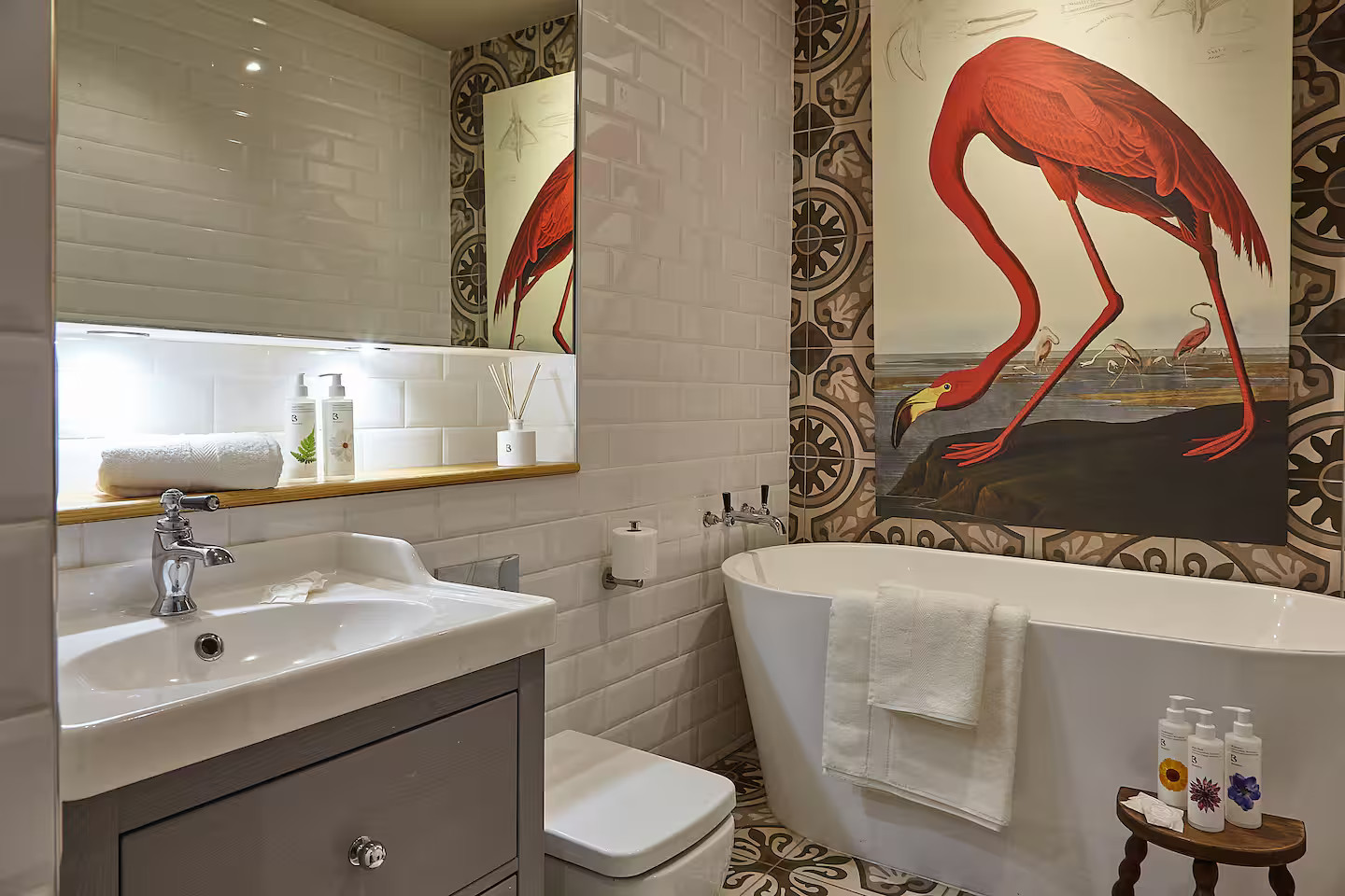 salle de bain rétro chic baignoire îlot salle de bain rétro chic baignoire îlot