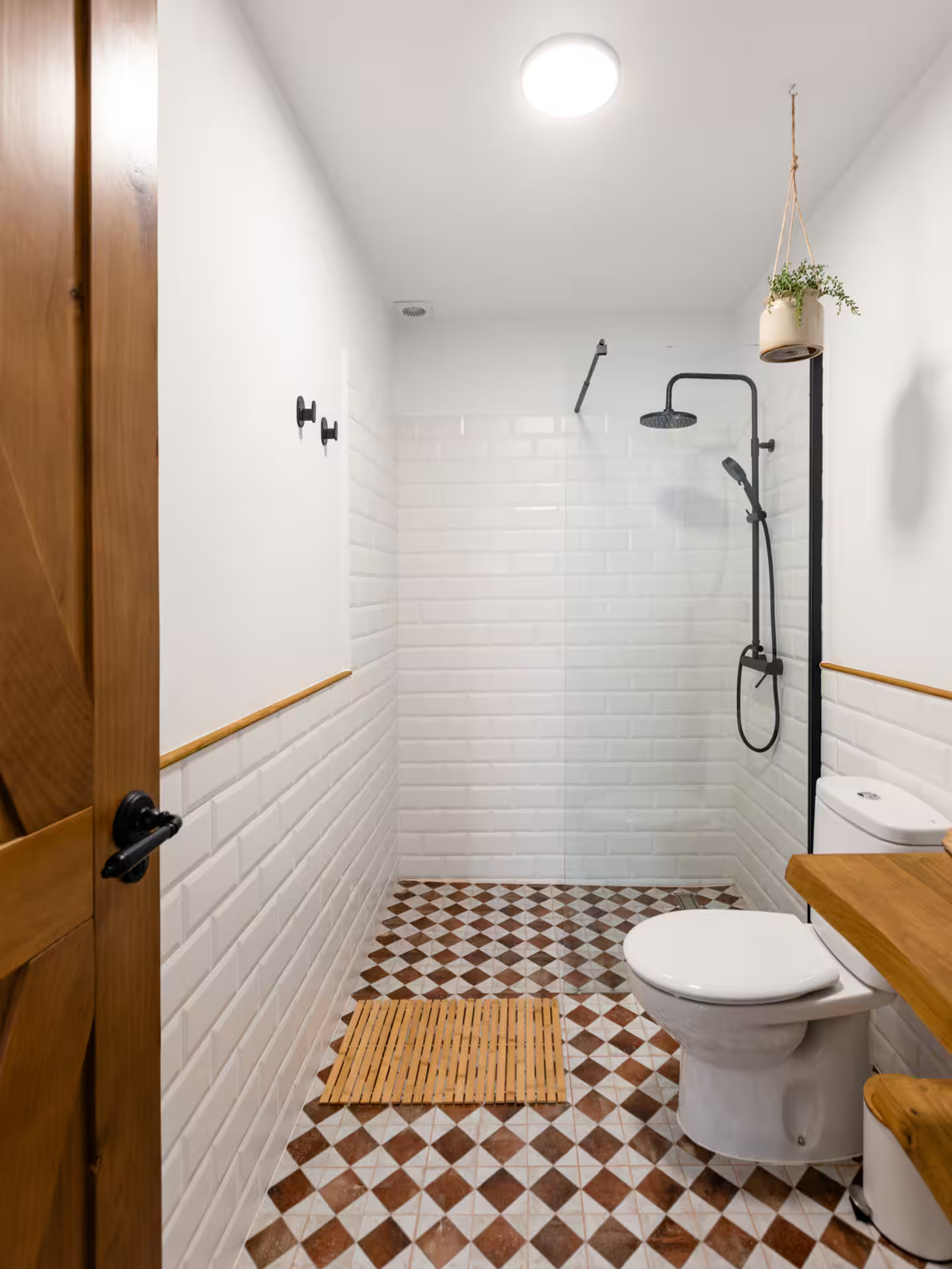 salle de bain ocre et blanche carrelage damier salle de bain ocre et blanche carrelage damier
