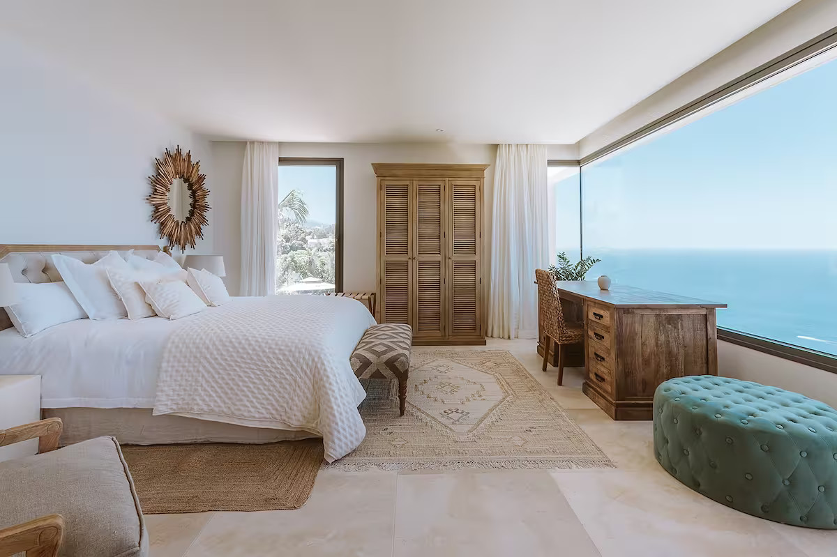 chambre avec baie vitrée vue mer décoration contemporaine chambre avec baie vitrée vue mer décoration contemporaine