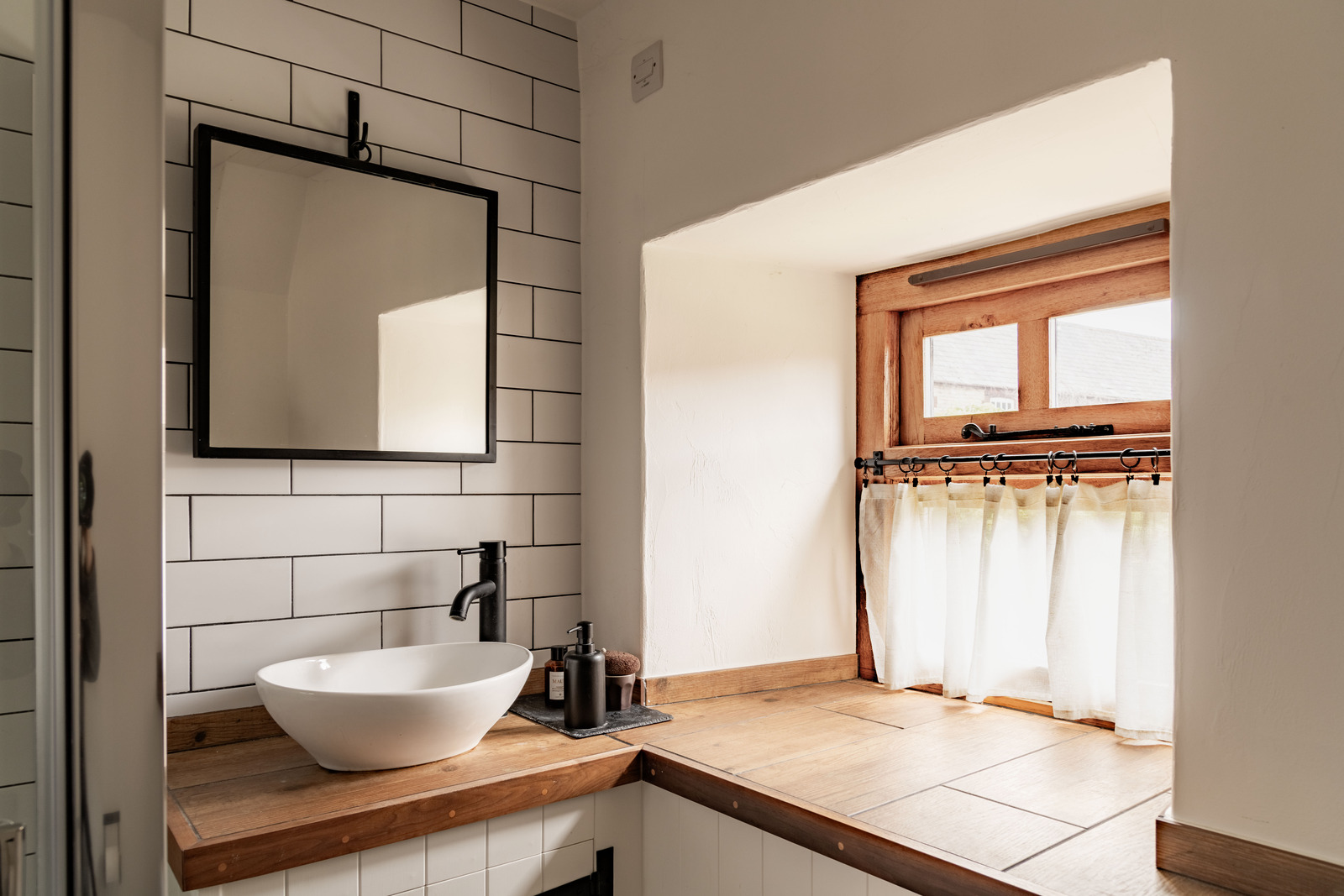 salle de bain rustique et mansardée salle de bain rustique et mansardée