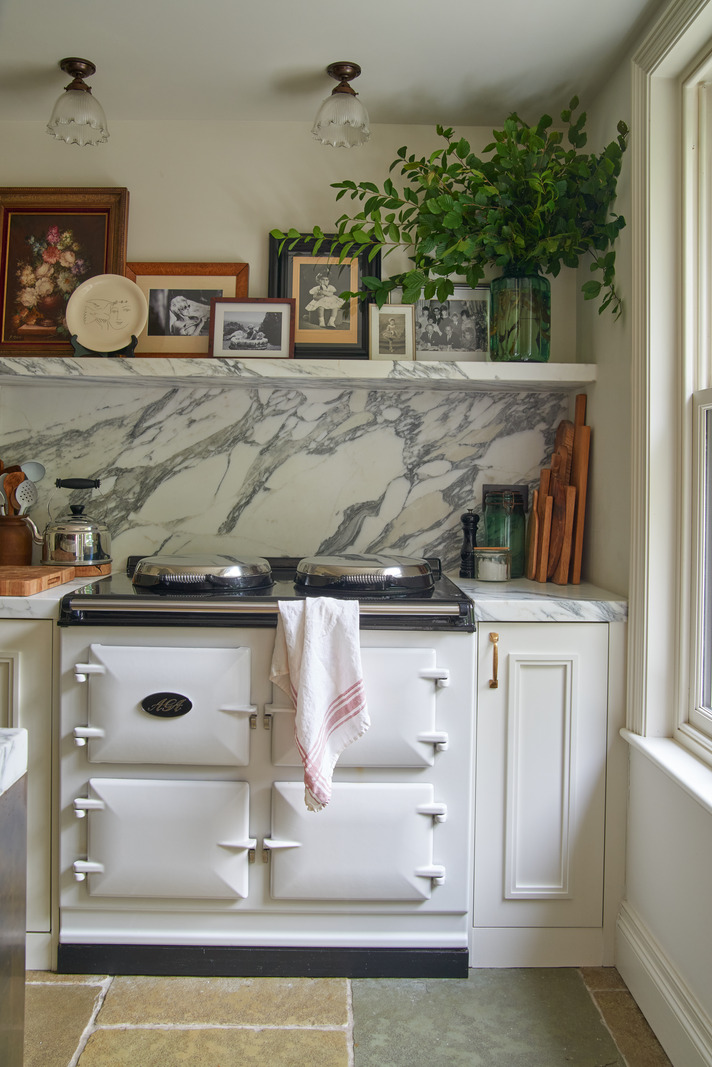 cuisine anglaise décoration classique chic avec piano de cuisson Aga cuisine anglaise décoration classique chic avec piano de cuisson Aga