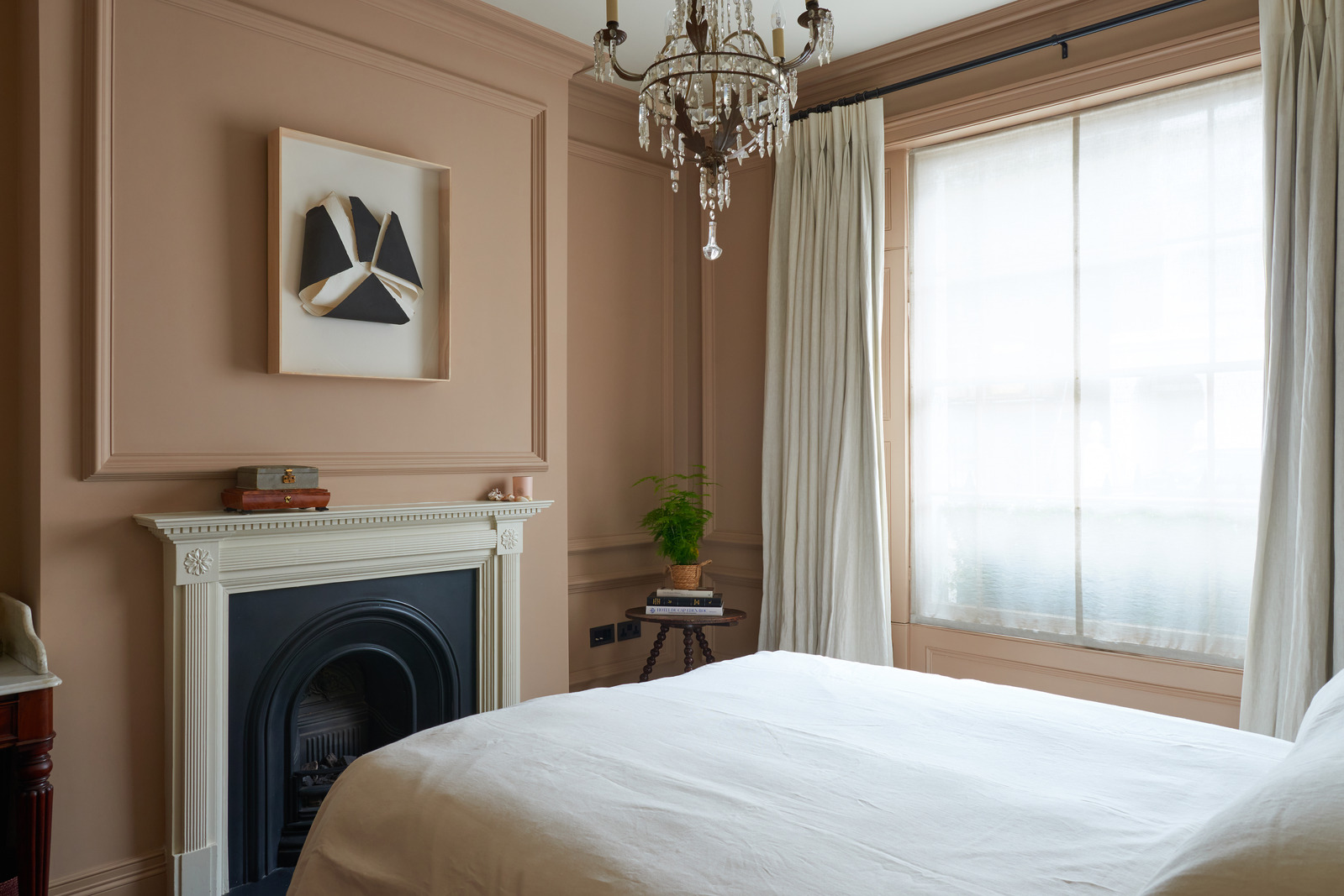 chambre couleur vieux rose avec cheminée ancienne chambre couleur vieux rose avec cheminée ancienne