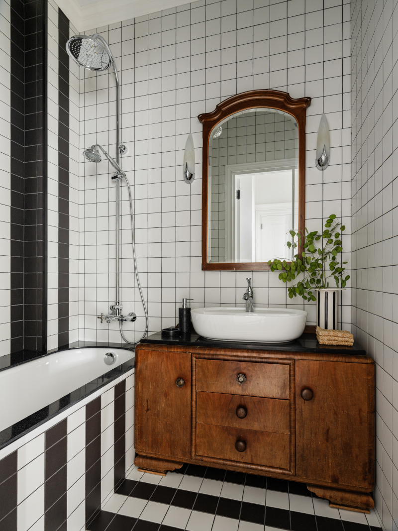 salle de bain noire et blanche style Chanel salle de bain noire et blanche style Chanel