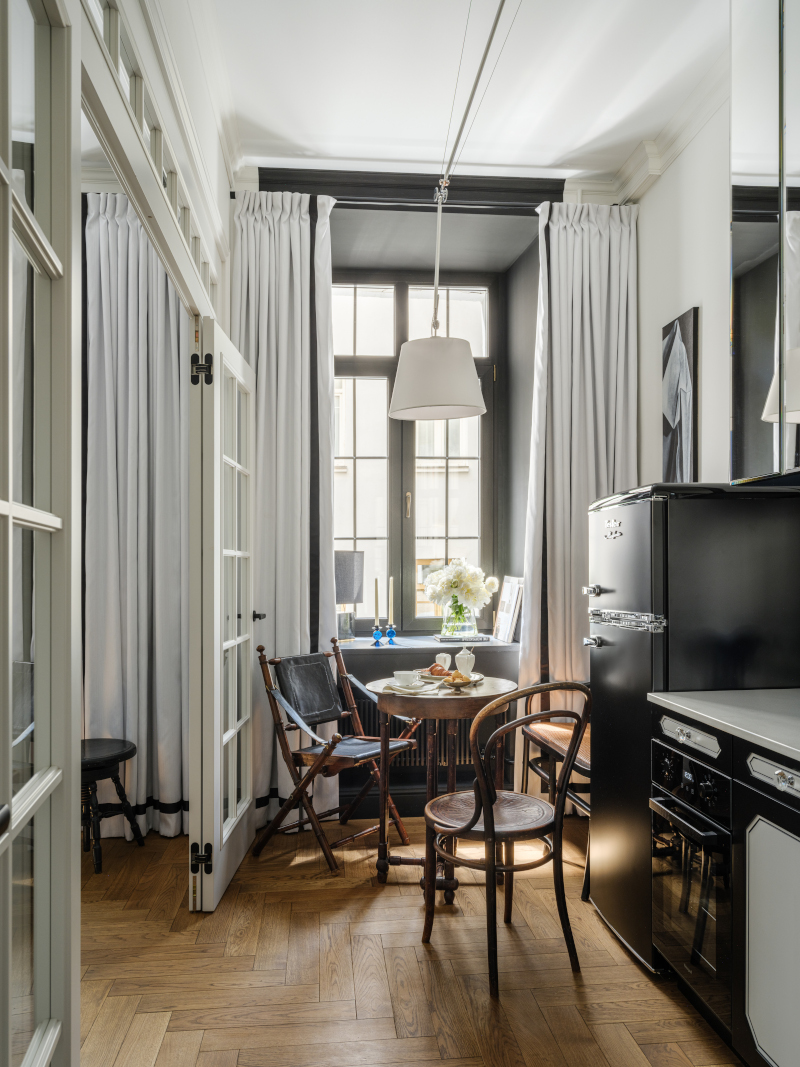 cuisine noir et blanc appartement 27m2 style Chanel cuisine noir et blanc appartement 27m2 style Chanel