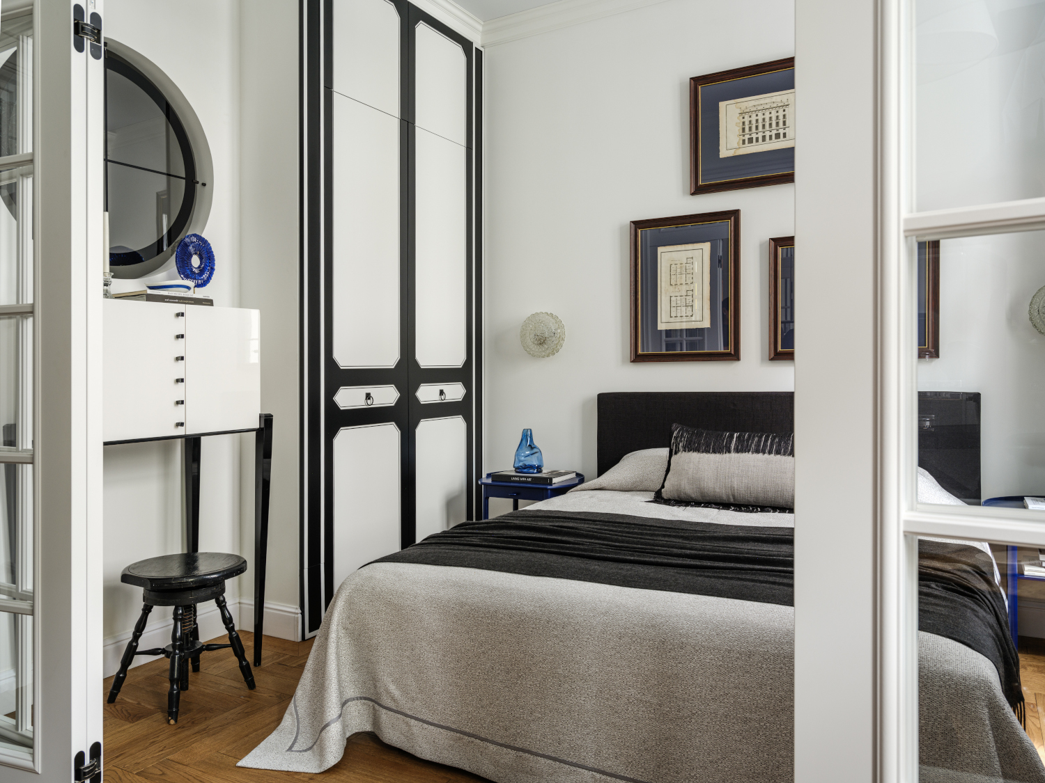 chambre noire et blanche appartement 27m2 style Chanel chambre noire et blanche appartement 27m2 style Chanel