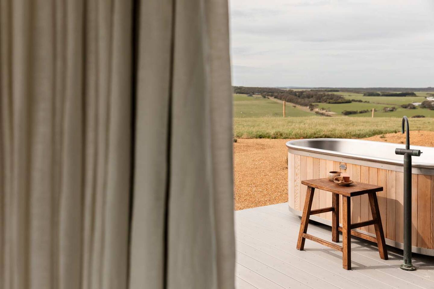 terrasse avec baignoire extérieure maison contemporaine design et durable Port Farm terrasse avec baignoire extérieure maison contemporaine design et durable Port Farm