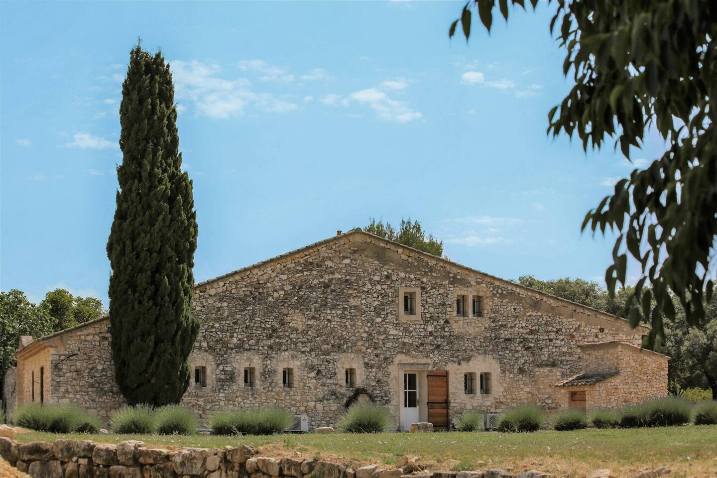 maison Provence ancienne en pierres avec piscine La Bergerie Aix-en-Provence