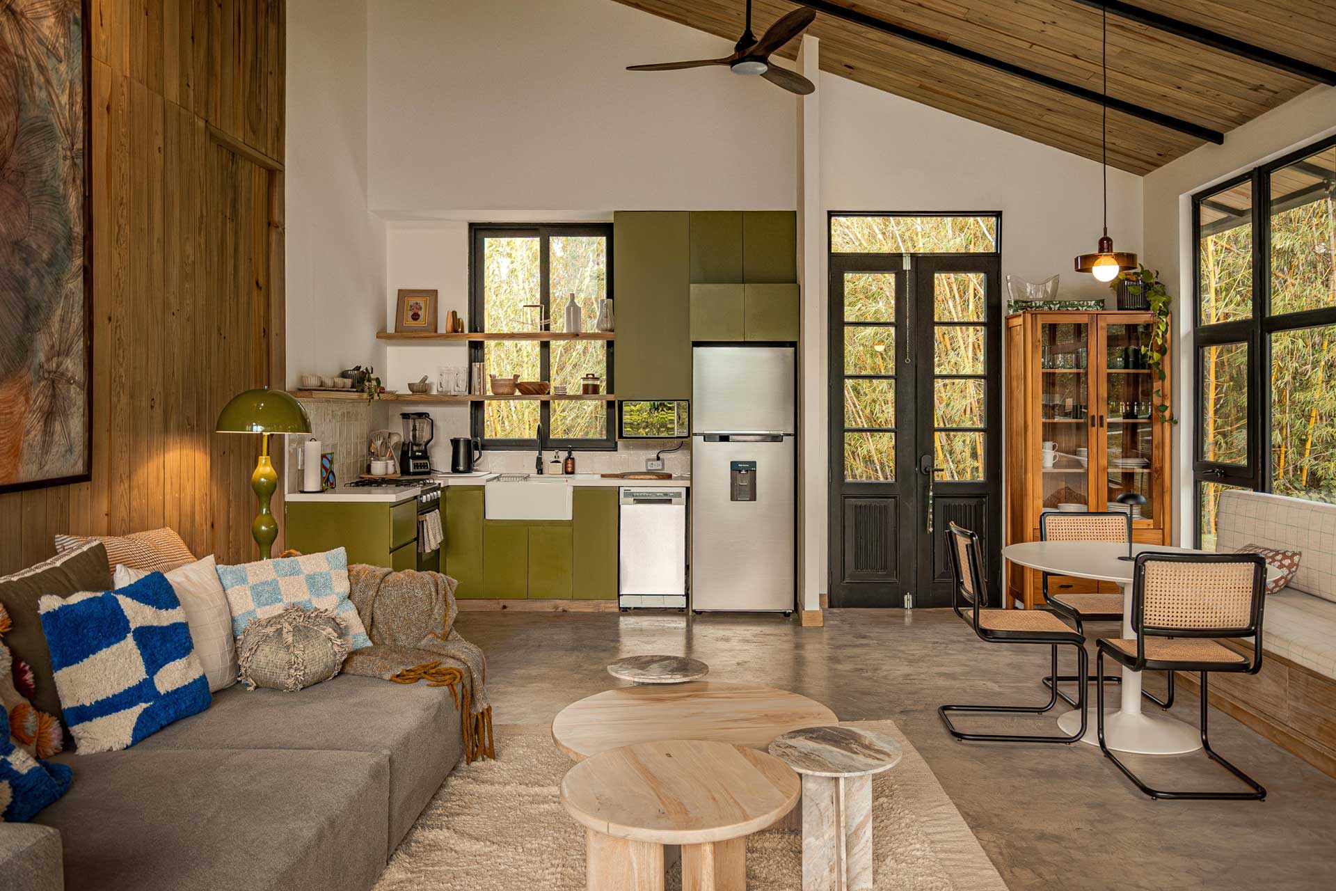 cuisine ouverte et salon maison contemporaine en bois décoration moderne et naturelle cuisine ouverte et salon maison contemporaine en bois décoration moderne et naturelle