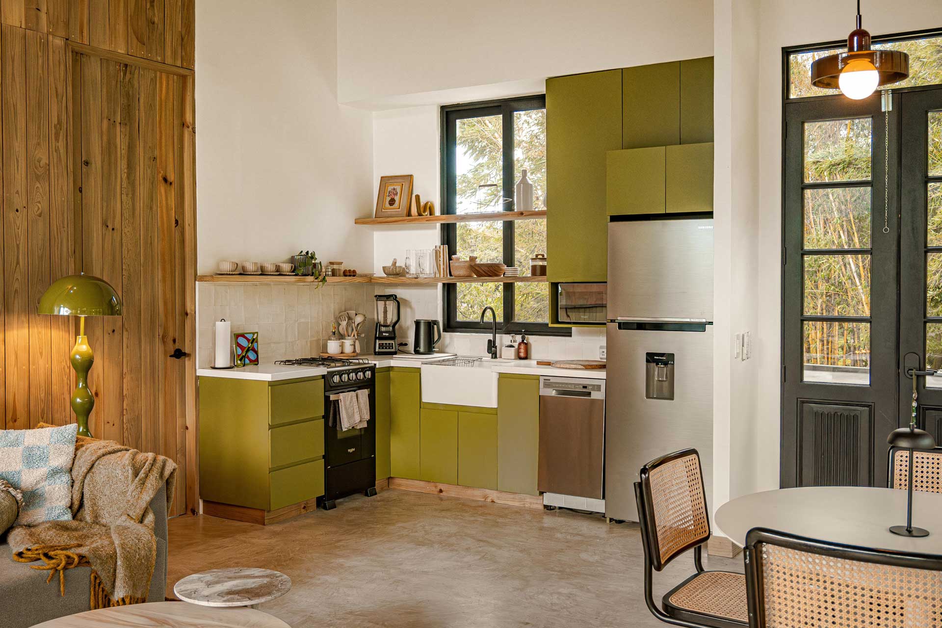 cuisine ouverte et salon maison contemporaine en bois décoration moderne et naturelle cuisine ouverte et salon maison contemporaine en bois décoration moderne et naturelle