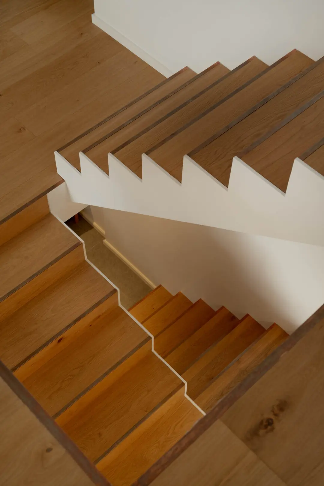 escalier bois sans garde-corps