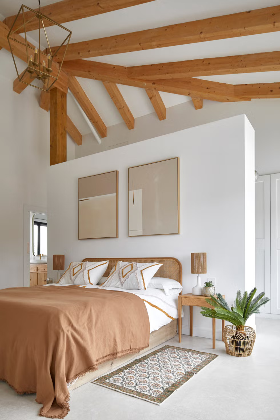 chambre avec poutres et dressing en tête de lit chambre avec poutres et dressing en tête de lit
