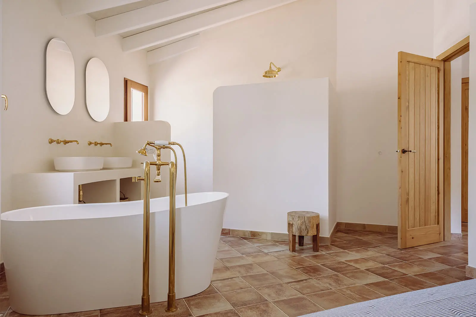 salle de bain décoration méditerranéenne maison Minorque salle de bain décoration méditerranéenne maison Minorque