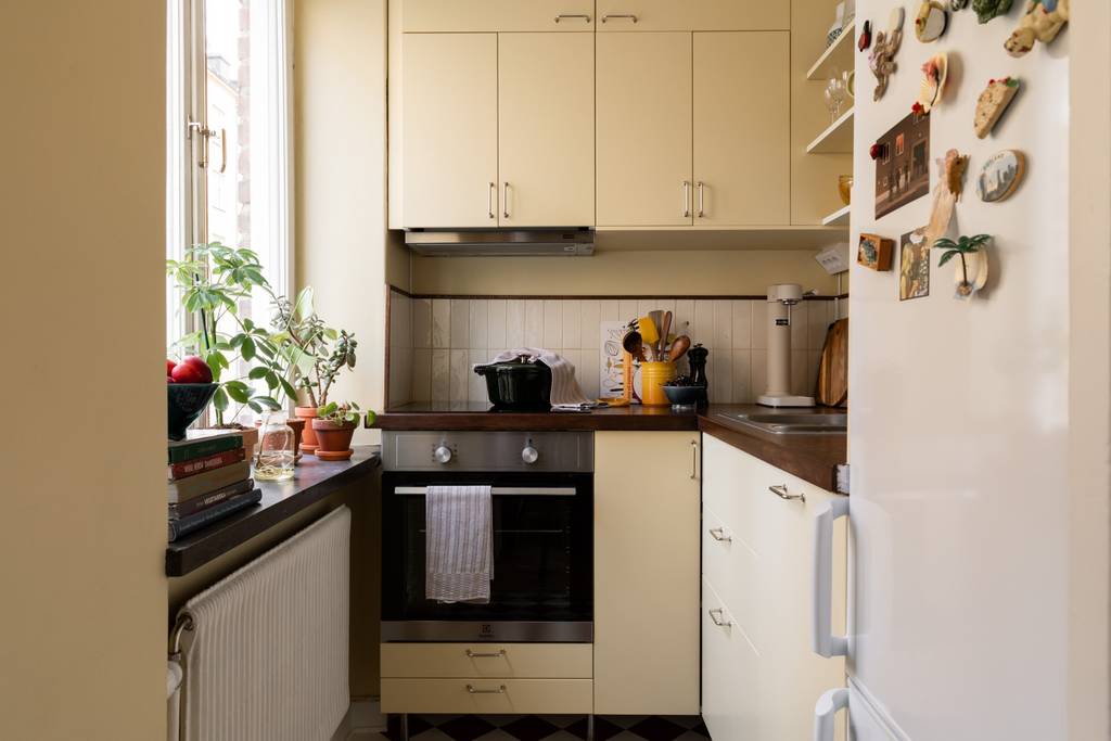 cuisine jaune ikea metod sol damier rouge et blanc style vintage cuisine jaune ikea metod sol damier rouge et blanc style vintage