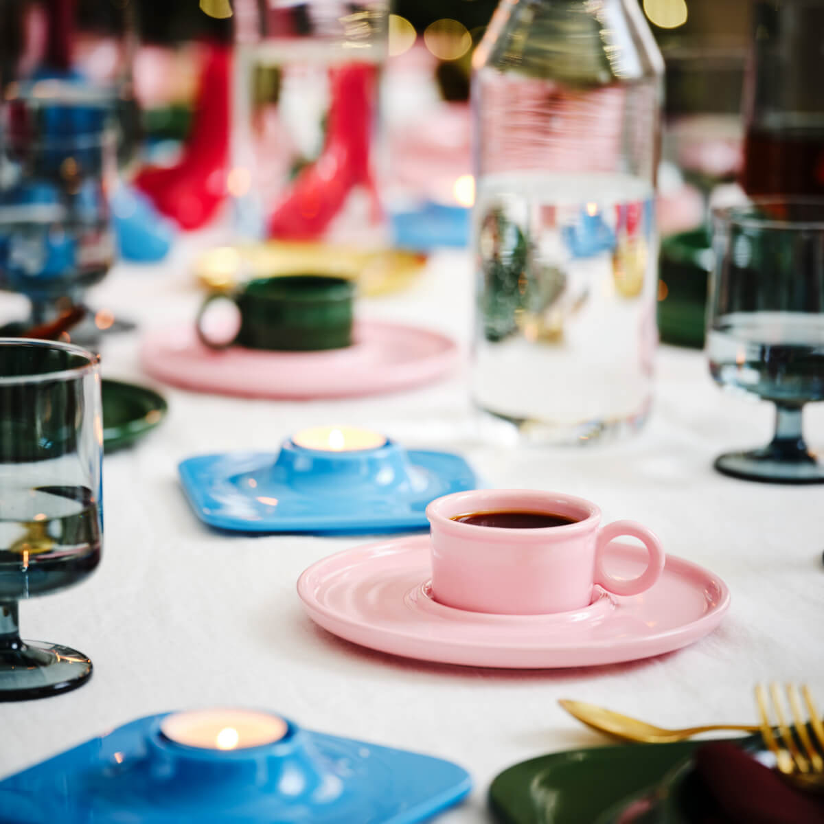 tasse et soucoupe rose
