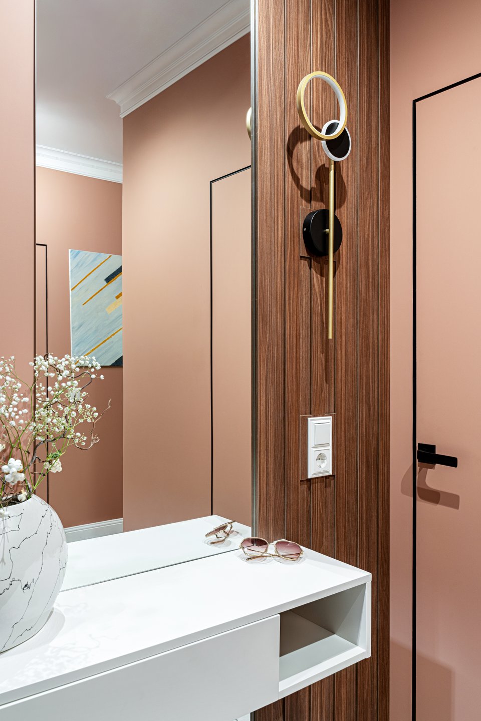 entrée avec console murs terracotta sol terrazzo entrée avec console murs terracotta sol terrazzo