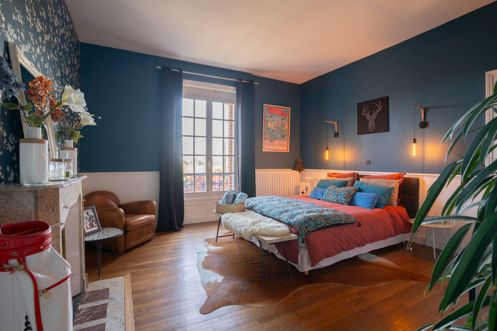 chambre avec cheminée maison Art Déco Rennes avec piscine décoration classique chic chambre avec cheminée maison Art Déco Rennes avec piscine décoration classique chic