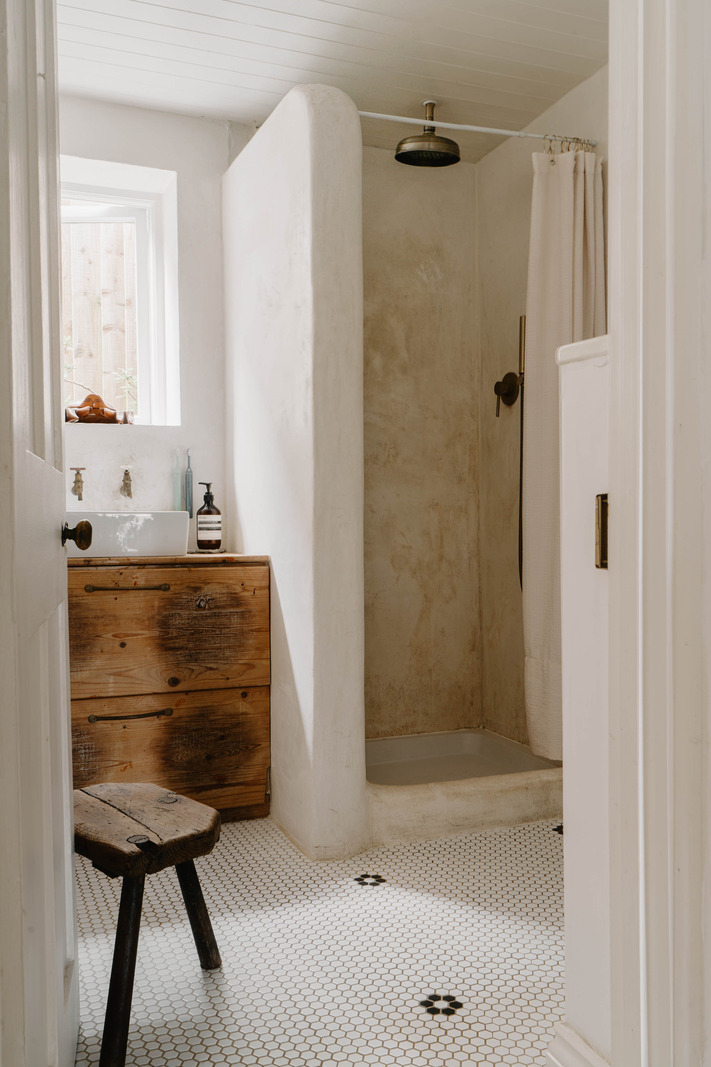 salle de bain murs enduits tadelakt