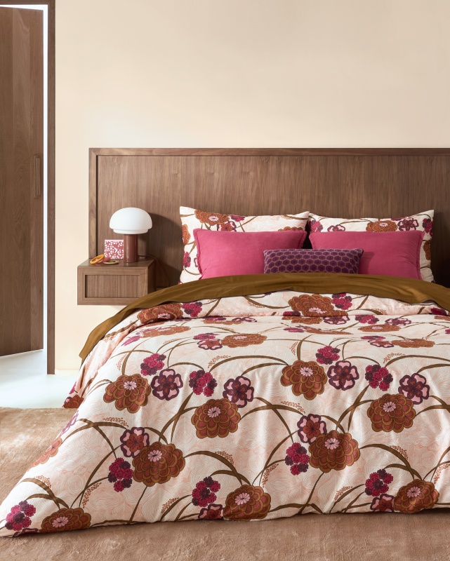 chambre bois et linge de lit fleuri chambre bois et linge de lit fleuri
