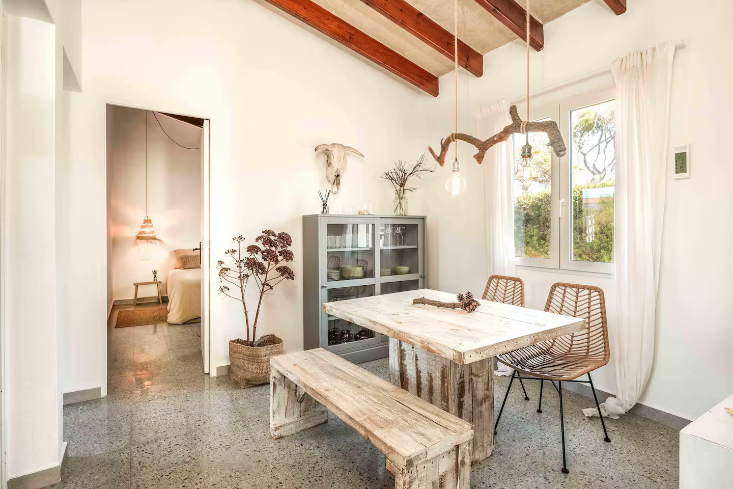 salle à manger maison Minorque avec piscine Villa Tord