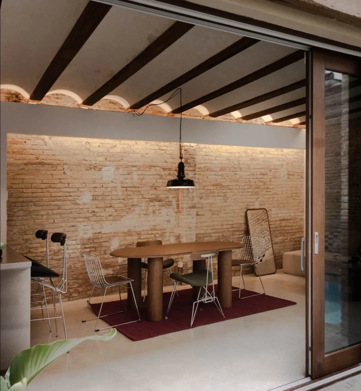 salon avec plafond catalan nouvelle collection The Masie Where it all begins salon avec plafond catalan nouvelle collection The Masie Where it all begins
