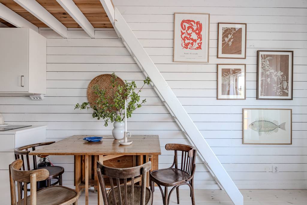 salle à manger petite maison 26m2 avec mezzanine près de la mer décoration scandinave salle à manger petite maison 26m2 avec mezzanine près de la mer décoration scandinave