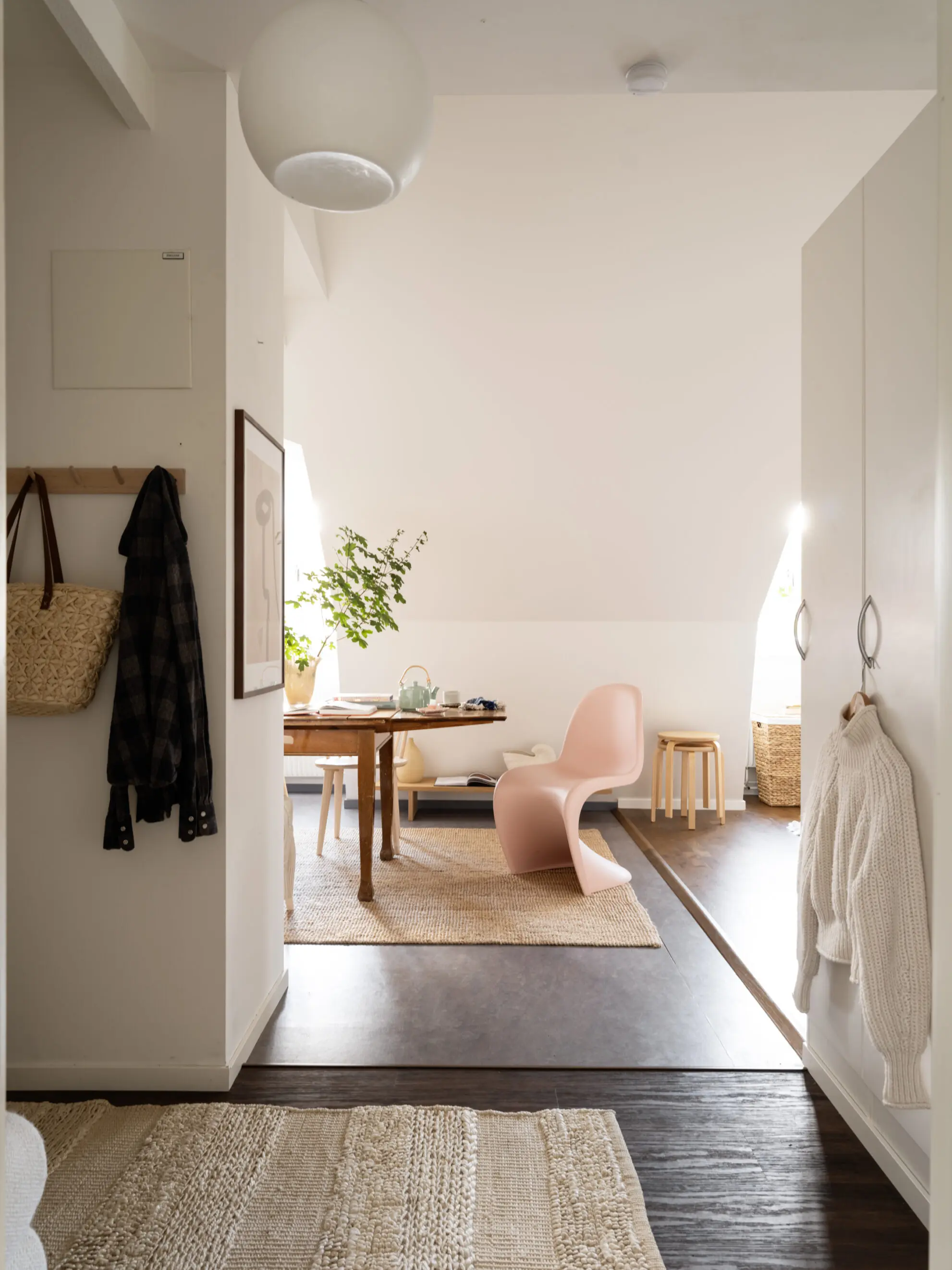 entrée studio mansardé de 40m2 décoration scandinave entrée studio mansardé de 40m2 décoration scandinave