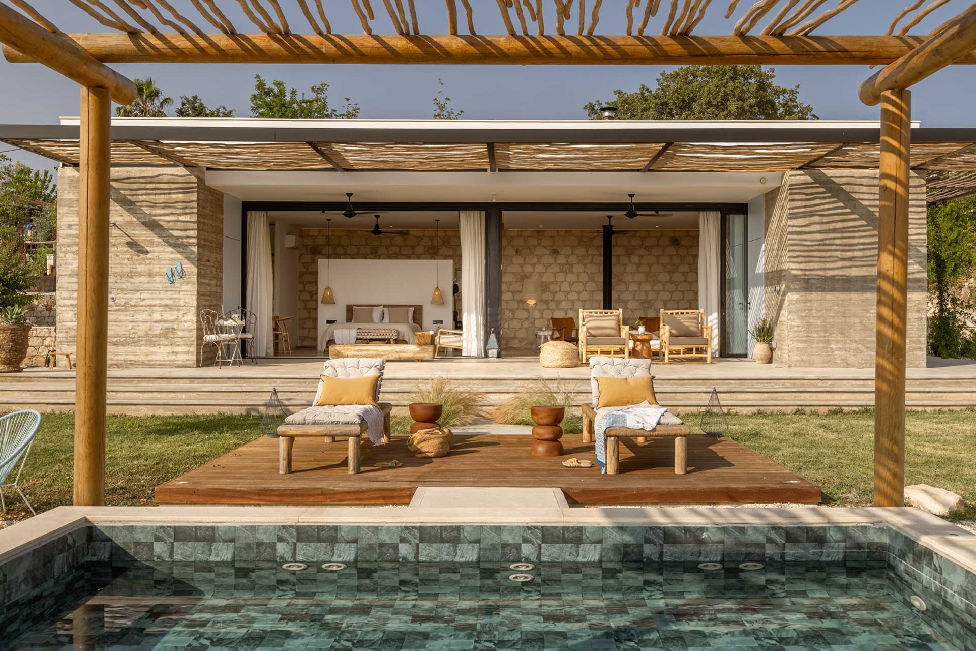 Une maison simple et belle de 120m2 en pierres avec vue sur la mer