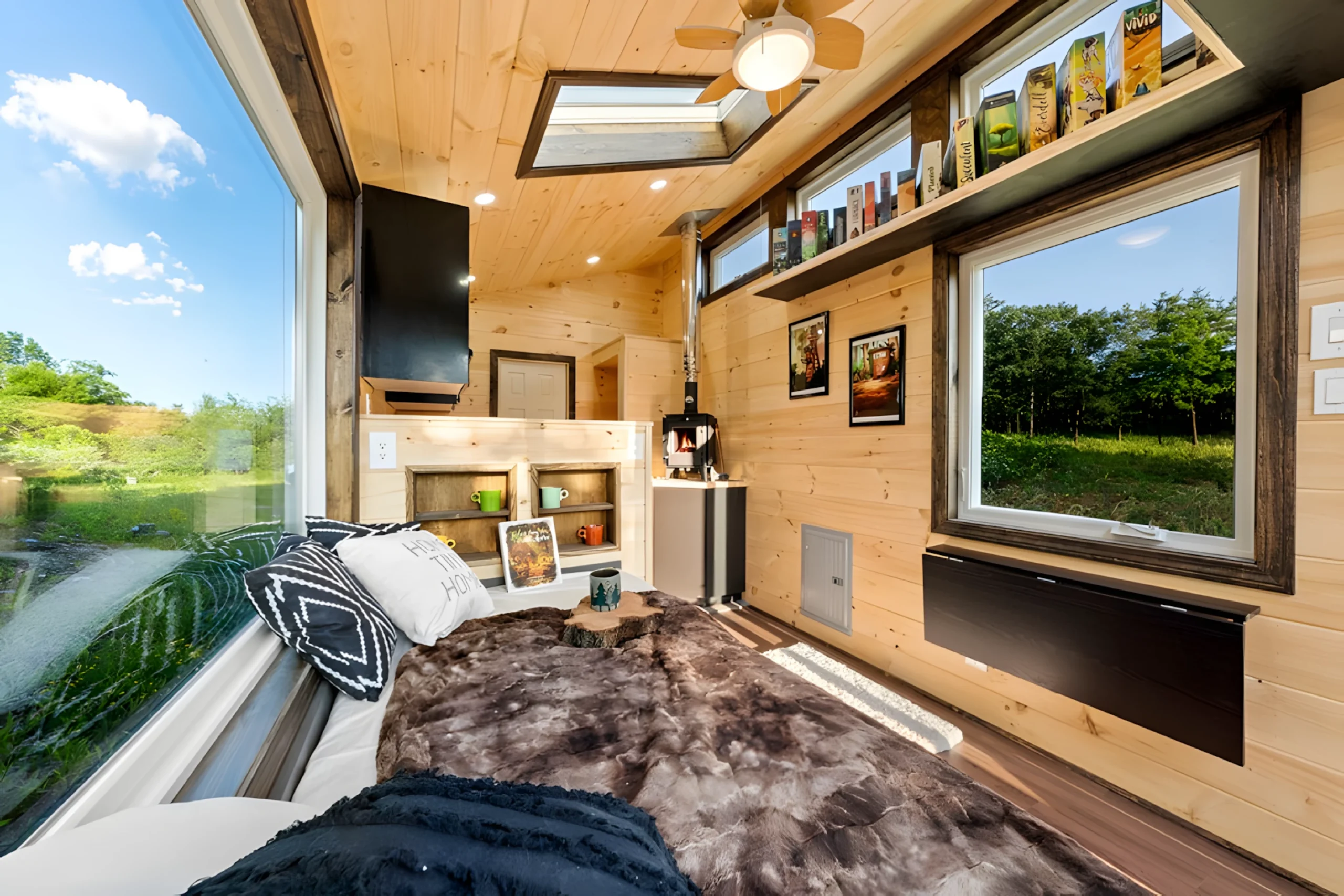 intérieur tiny house 14m2 The Little Lodge par Back Country Tiny Homes intérieur tiny house 14m2 The Little Lodge par Back Country Tiny Homes