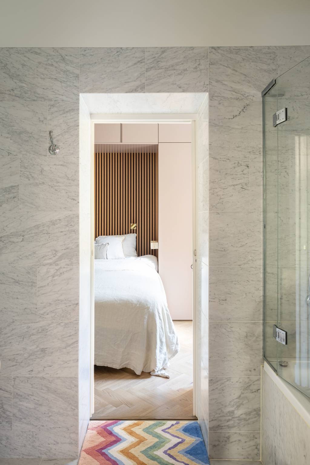 chambre avec meuble pont moderne et salle de bain chambre avec meuble pont moderne et salle de bain