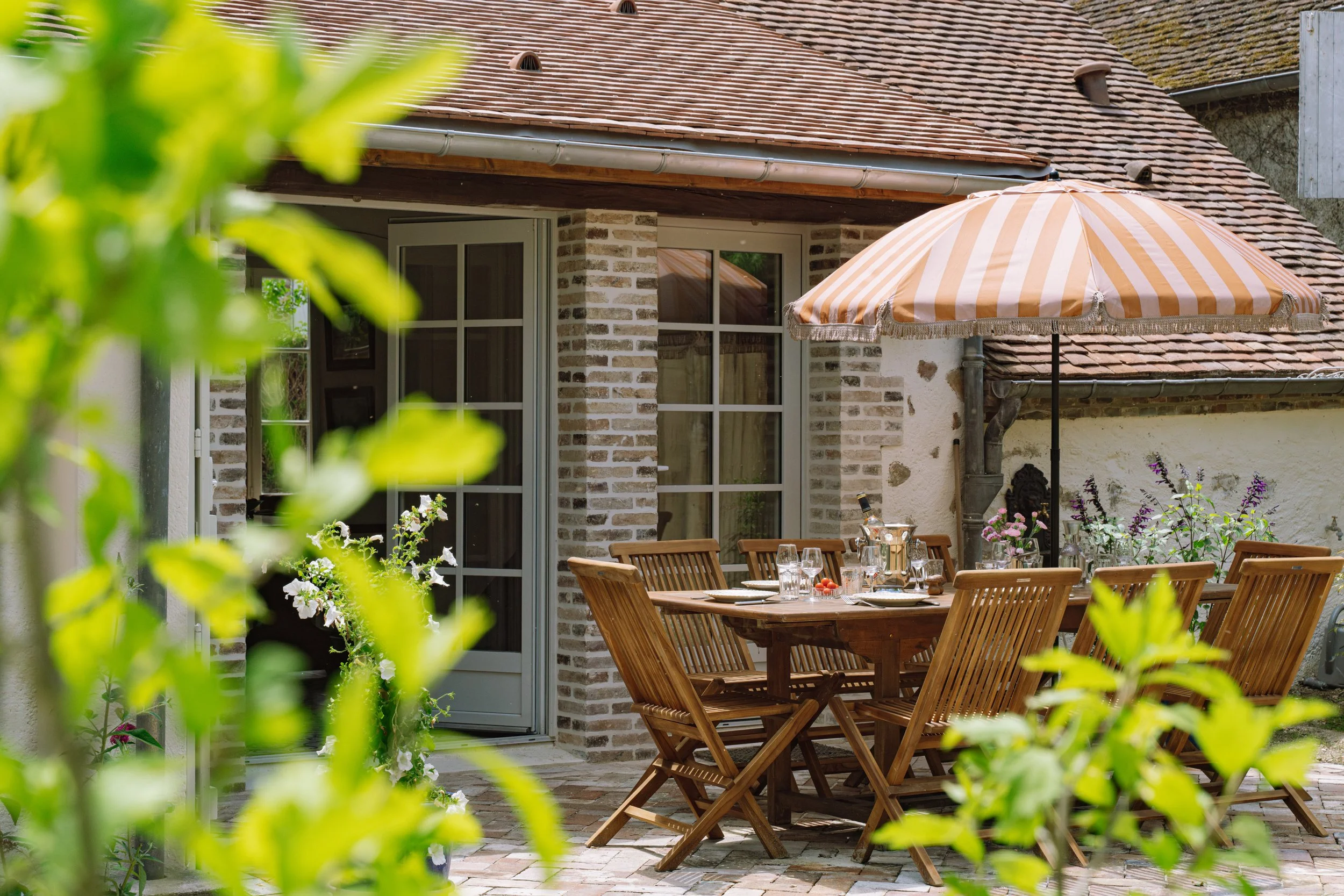 terrasse maison de campagne Le Prieuré Maison du Pêcheur Marnay-sur-Seine