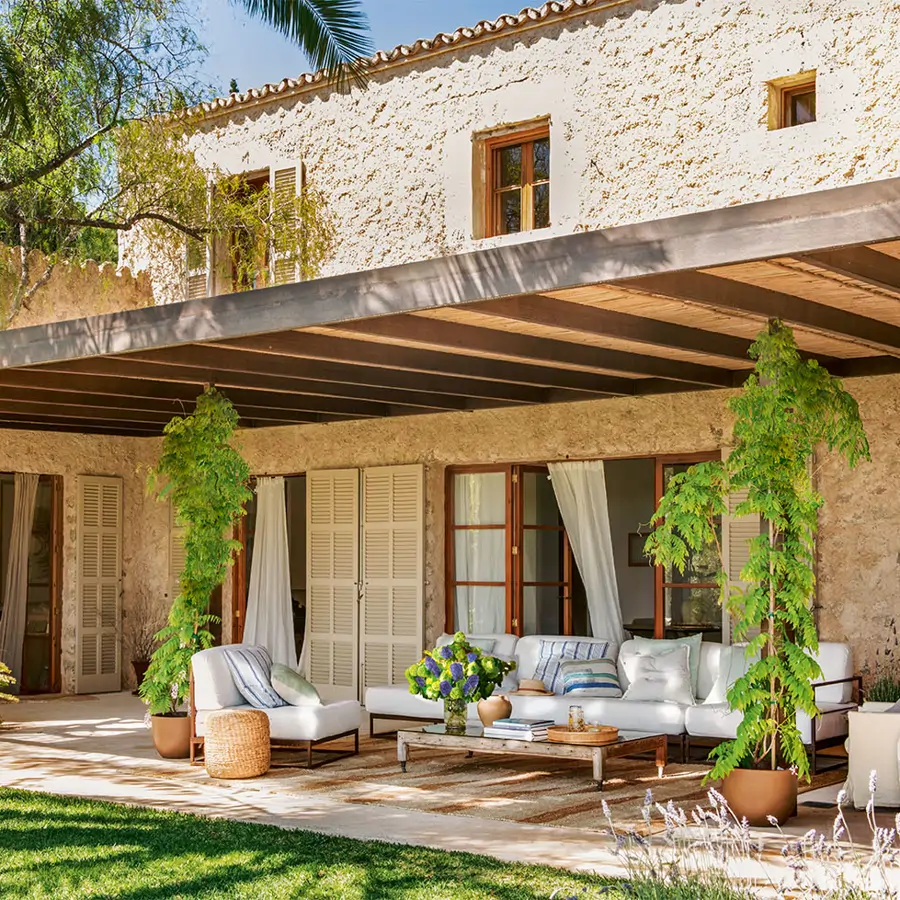 terrasse maison en pierres avec pergola décoration contemporaine